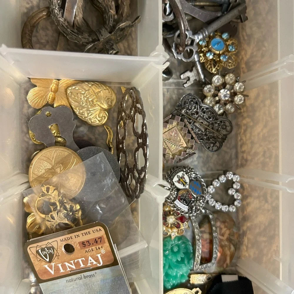 HUGE LOT vintage keys brooches watch parts belt buckles for crafts art jewelry
